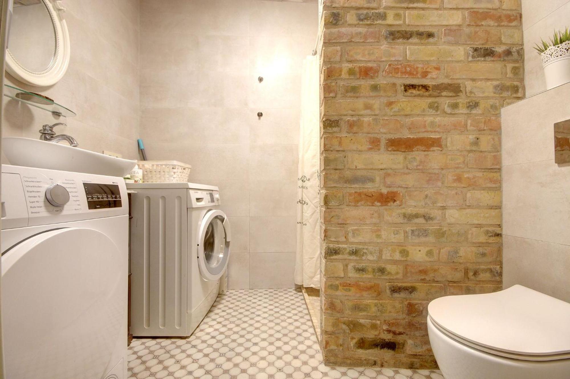 Historical Apartments X Free Parking Self Check In 24X7 By H&H 维尔纽斯 外观 照片